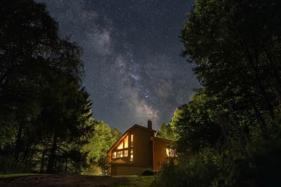 Cosmic Ridge Retreat - Image 3