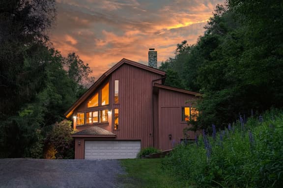 Cosmic Ridge Retreat - Image 1